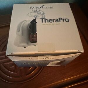 Diffuser Young Living TheraPro. NWT